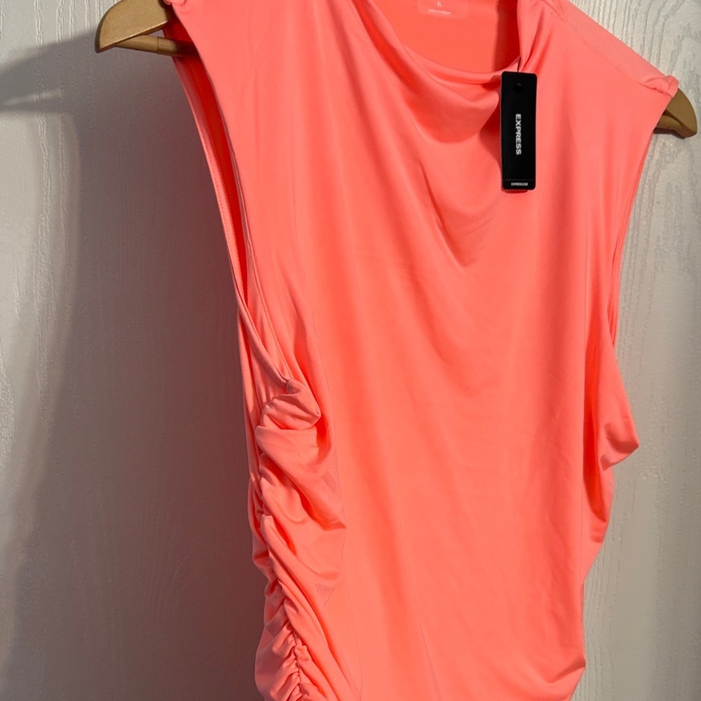 Express Coral Sleeveless Tank - Picture 4 of 7